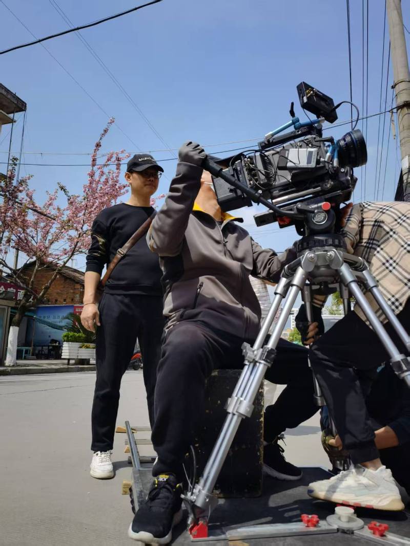 呼兰区广告片拍摄：快消品牌爆款之选，网感内容适配社媒传播！